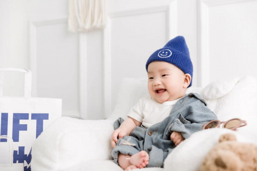 荣成宝宝多久开始攒肚